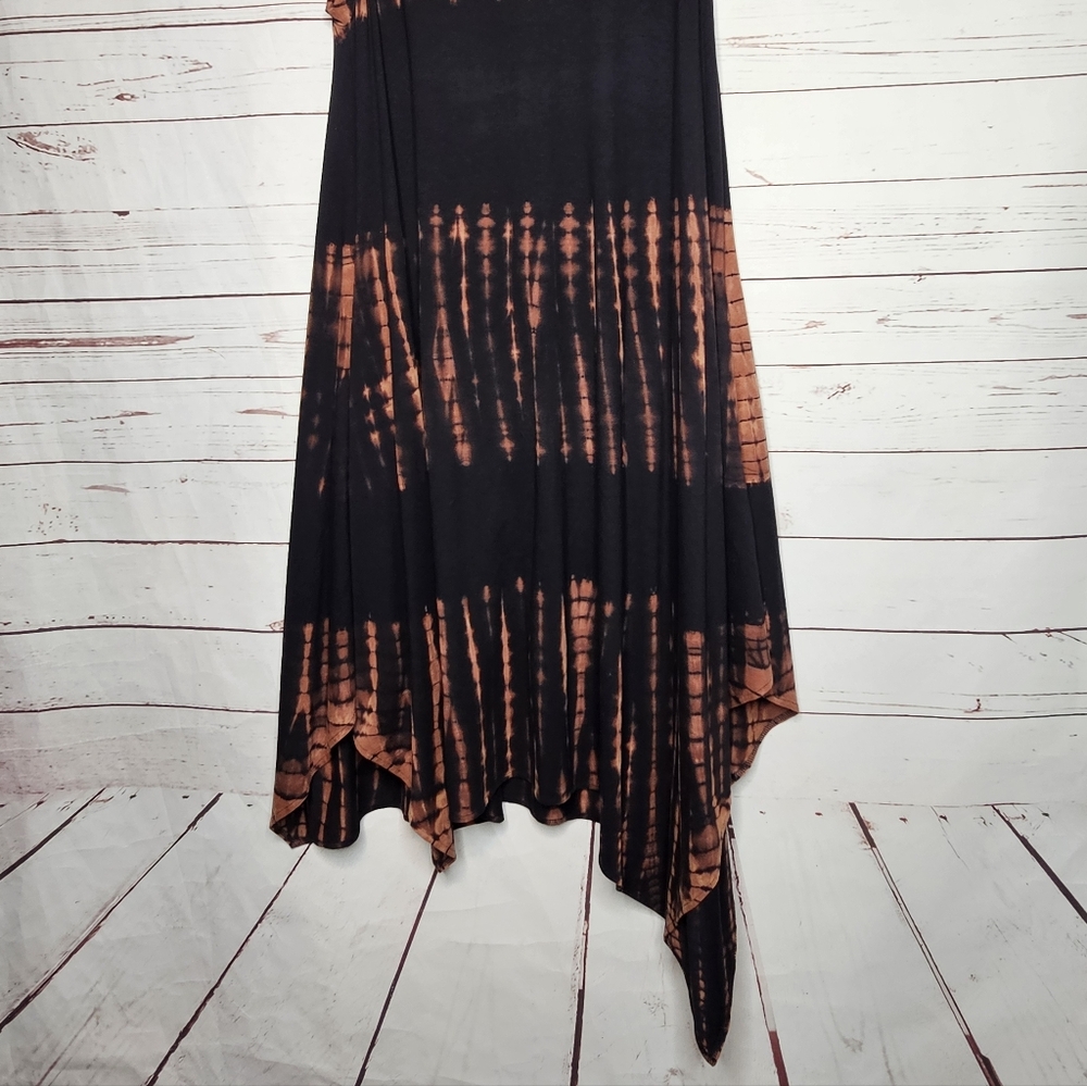 Snapdragon & Twig Asymmetrical Sleeveless Black and Orange Tie-Dye Dress - Picture 9 of 11